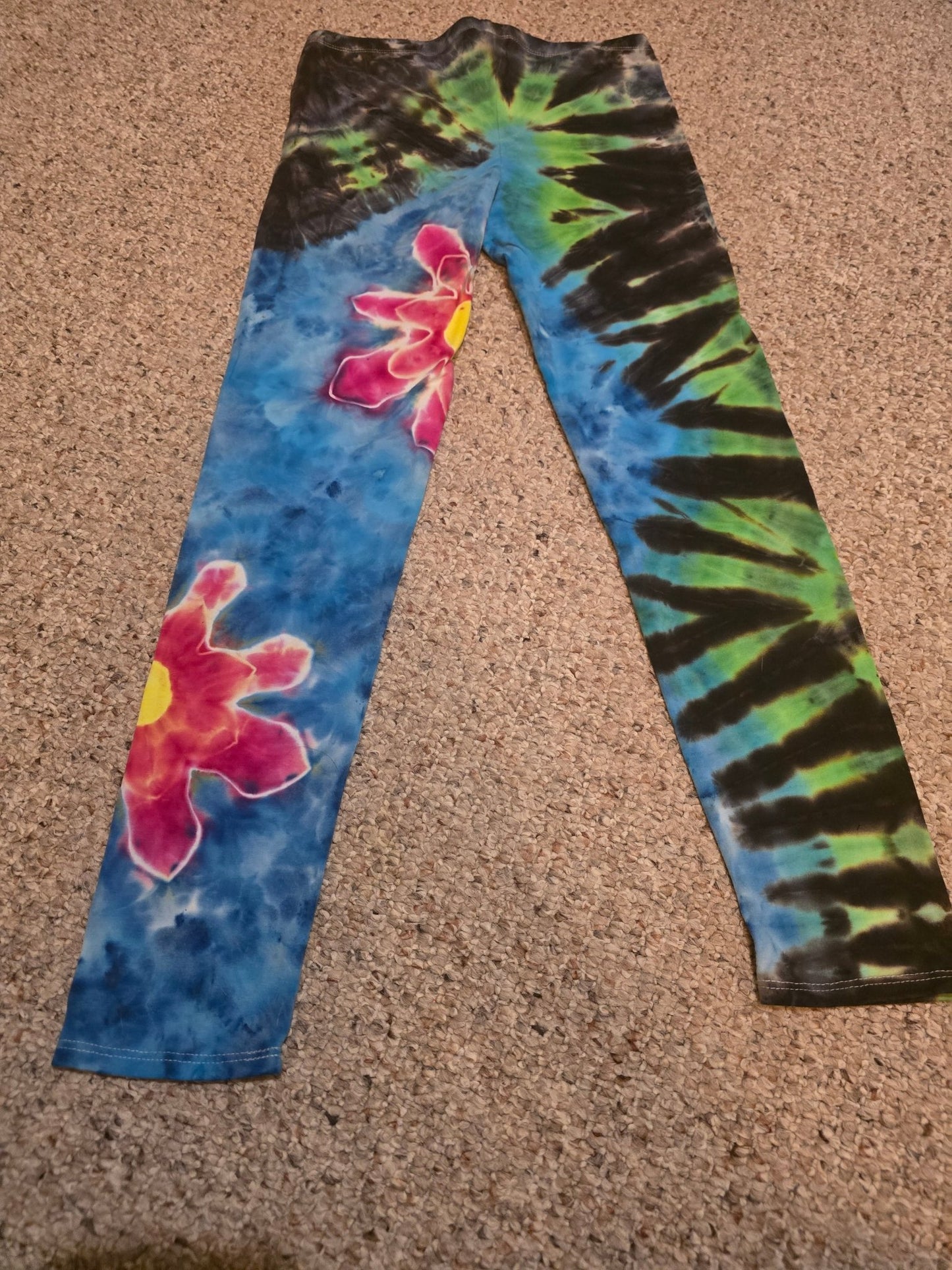 Lily Pad Leggings Tie Dye - Size Medium - Alderson Family Farms