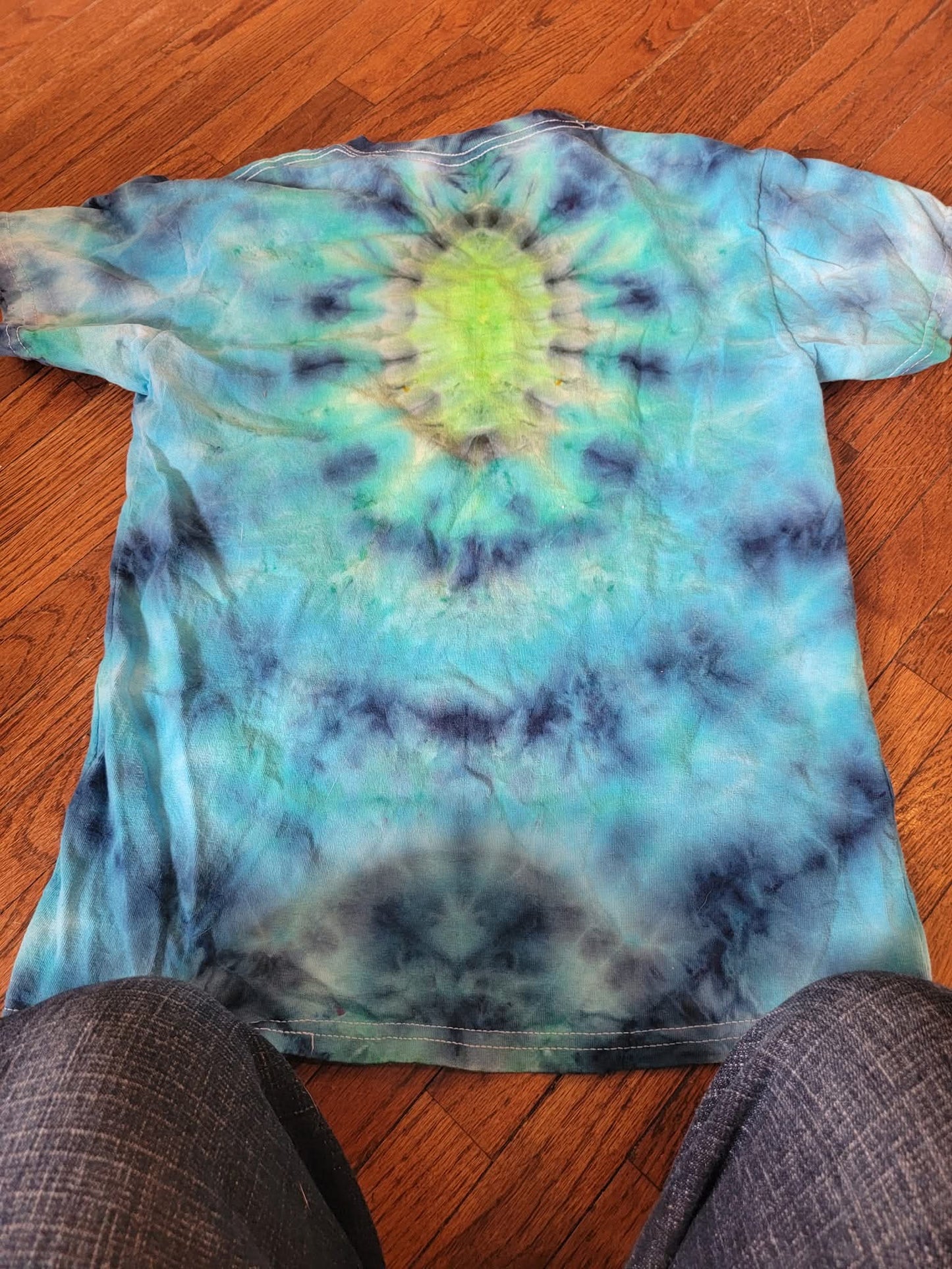Mandala w/ Oval Spine Tie Dye - Size Youth Medium - Alderson Family Farms