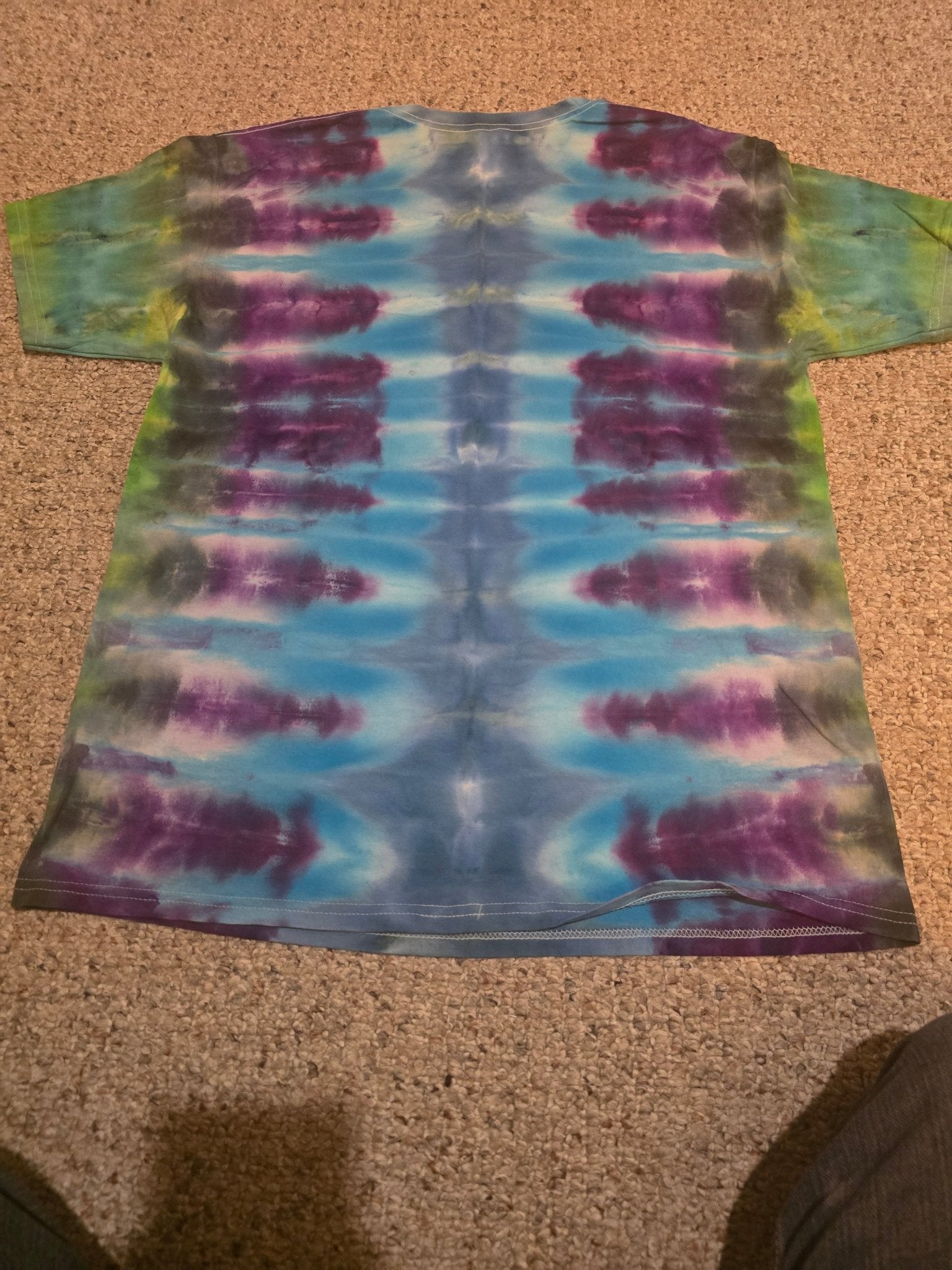 Incline Tie Dye - Size Large - Alderson Family Farms