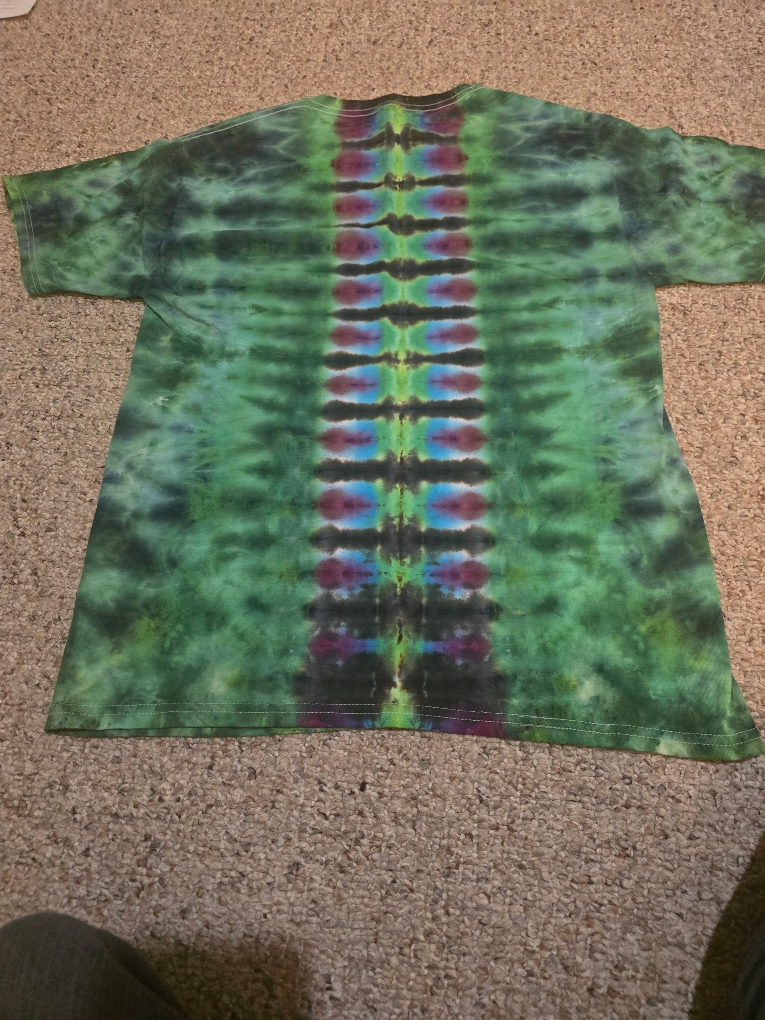 Mandala w/ Spine Tie Dye - Size Medium - Alderson Family Farms