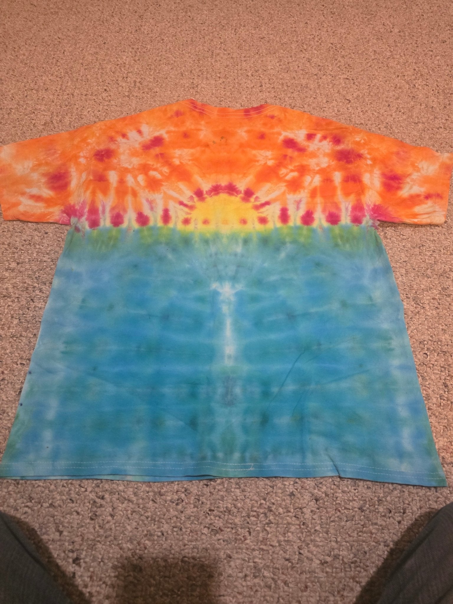 Sunset Over The Water Tie Dye - Size L - Alderson Family Farms