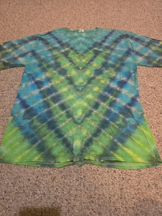 V Pattern Incline Tie Dye - Medium - Alderson Family Farms
